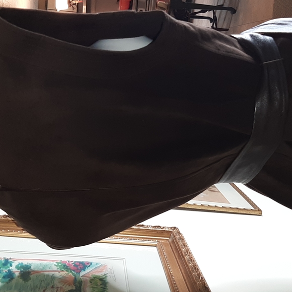 Vintage ultrasuede dress with leather belt. - Picture 4 of 7